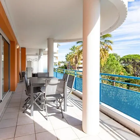 Les Palmiers Furnished Flat
