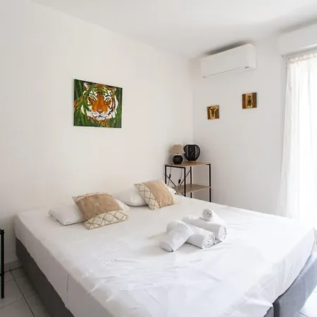 Les Palmiers Furnished Flat * Cannes